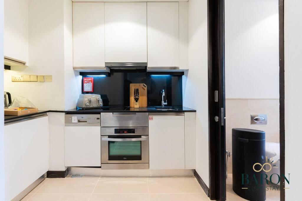 Sophisticated Studio, Emaar Residences Marina Appartement *